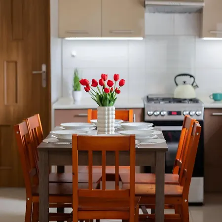 펜션 Spacious House With Parking & Garden By Renters 바르샤바