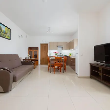 Spacious House With Parking & Garden By Renters * 바르샤바