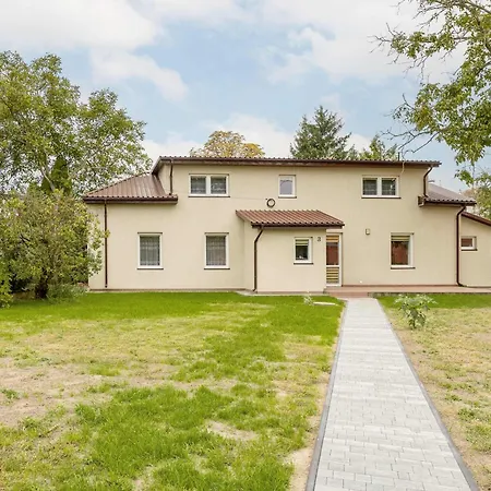 Spacious House With Parking & Garden By Renters * Varsovia