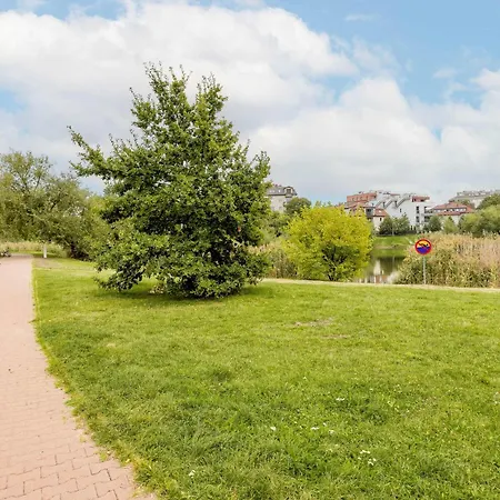 Сasa de vacaciones Spacious House With Parking & Garden By Renters Varsovia