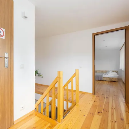 Spacious House With Parking & Garden By Renters Varsovia