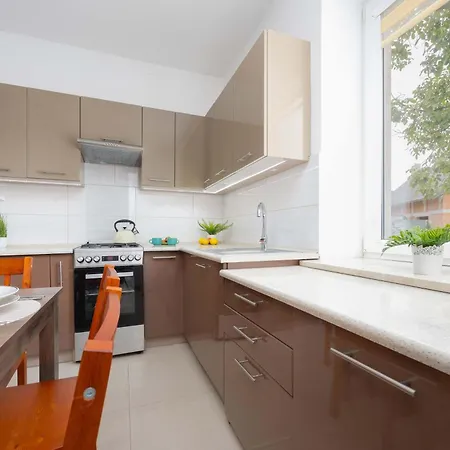 度假居 Spacious House With Parking & Garden By Renters *