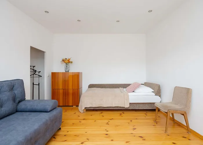 Spacious House With Parking & Garden By Renters Vakantiehuis *