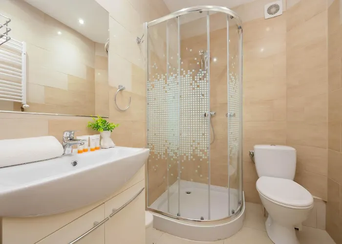 Spacious House With Parking & Garden By Renters Vakantiehuis