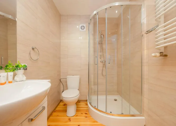 בית נופש Spacious House With Parking & Garden By Renters *