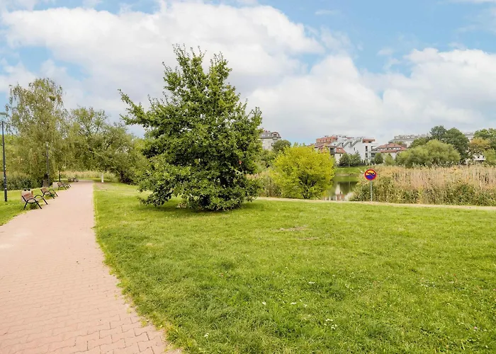 בית נופש Spacious House With Parking & Garden By Renters ורשה