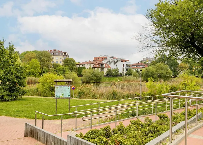 Spacious House With Parking & Garden By Renters