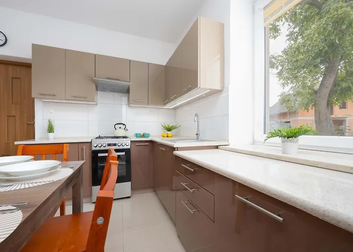 בית נופש Spacious House With Parking & Garden By Renters *