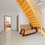 بيت للعطل Spacious House With Parking & Garden By Renters