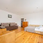Spacious House With Parking & Garden By Renters بيت للعطل وارسو